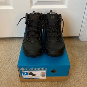 Womens New Columbia Boots size 7.5